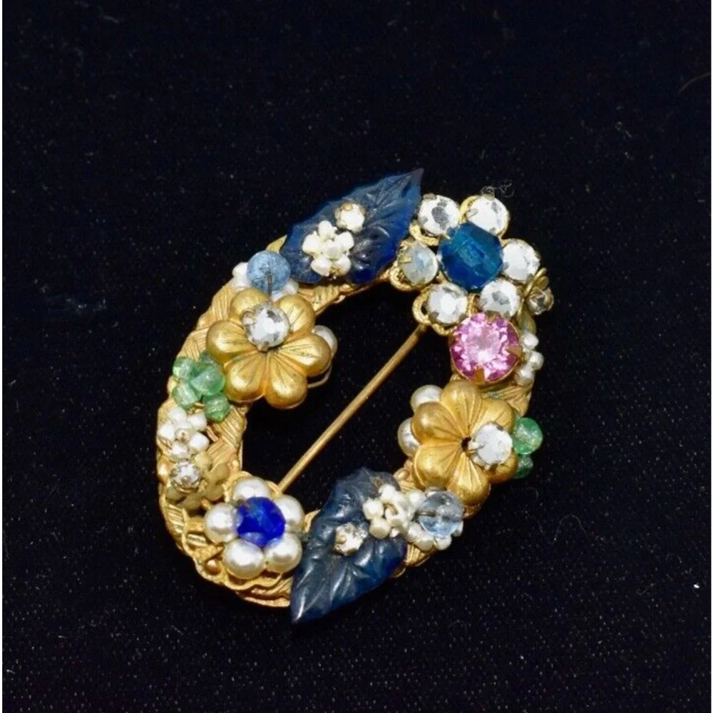 Miriam Haskell 1920's Whimsical Mix-Media Glass, Filigree Brooch Signed